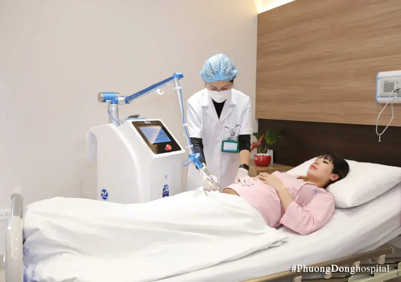 Chiếu plasma sau sinh cho mẹ và bé