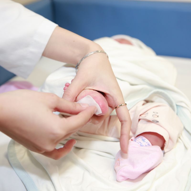 Evoucher sàng lọc máu gót chân